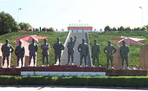 半岛体育官网-砥砺前行不负韶华乘风破浪勇往直前